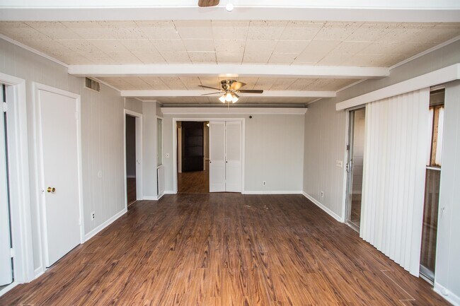 Building Photo - 2408 32nd St