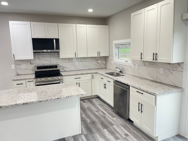 Building Photo - Move-in special offer!!! Newly rebuilt hou...