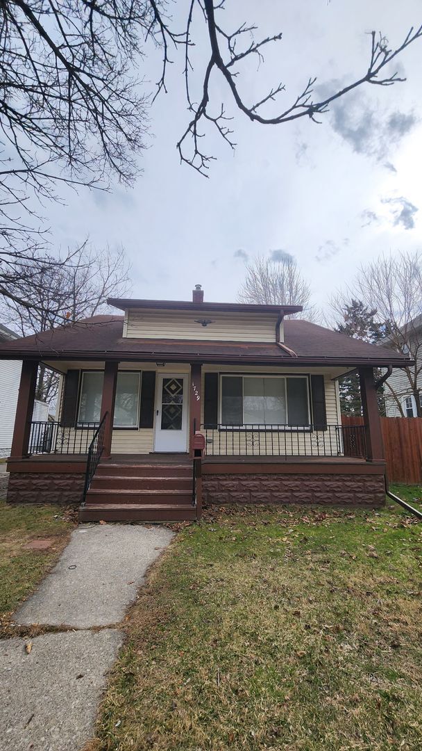 Building Photo - 2 Bed 1 Bath