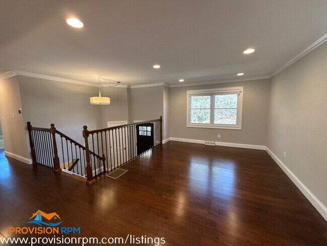 Building Photo - 625 Edwards Rd