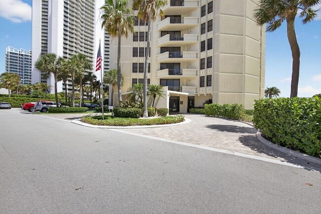 Building Photo - 2800 N Ocean Dr