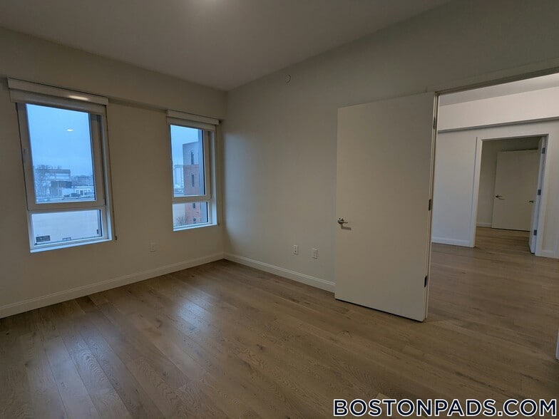 Building Photo - 55 Brighton Ave