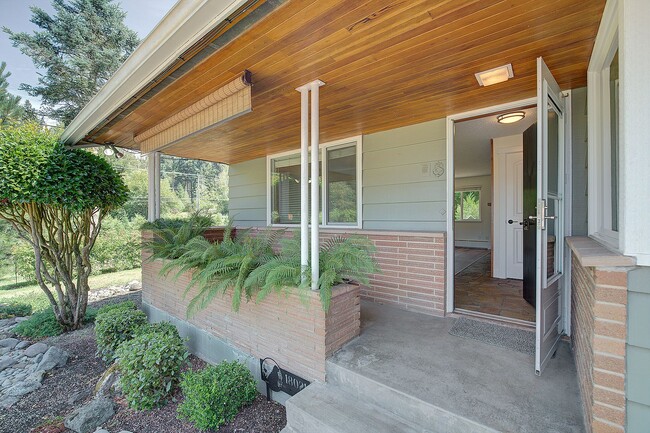 Building Photo - 3bd/2ba Issaquah House