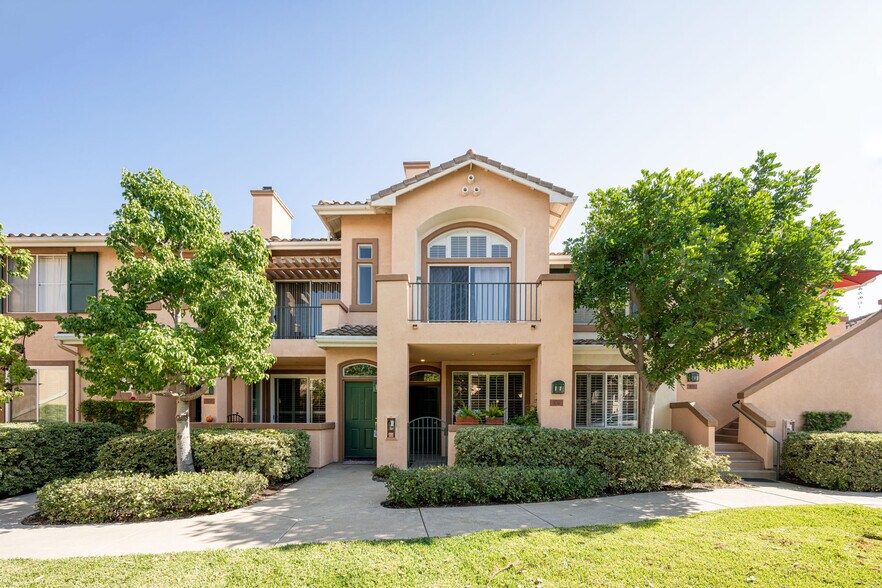 Primary Photo - 104 Tropea Aisle