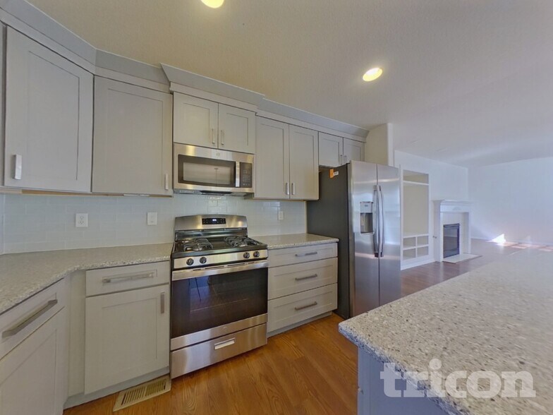 Building Photo - 1129 S Duquesne Cir