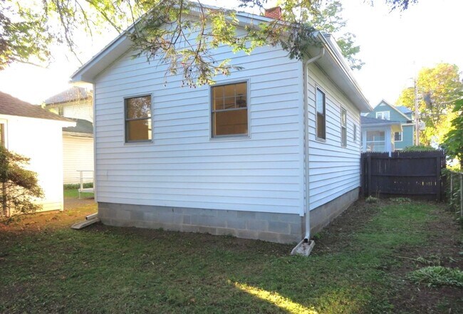 Building Photo - Timeless and Refined 3BR/2.5BA Colonial in Uptown Kingston