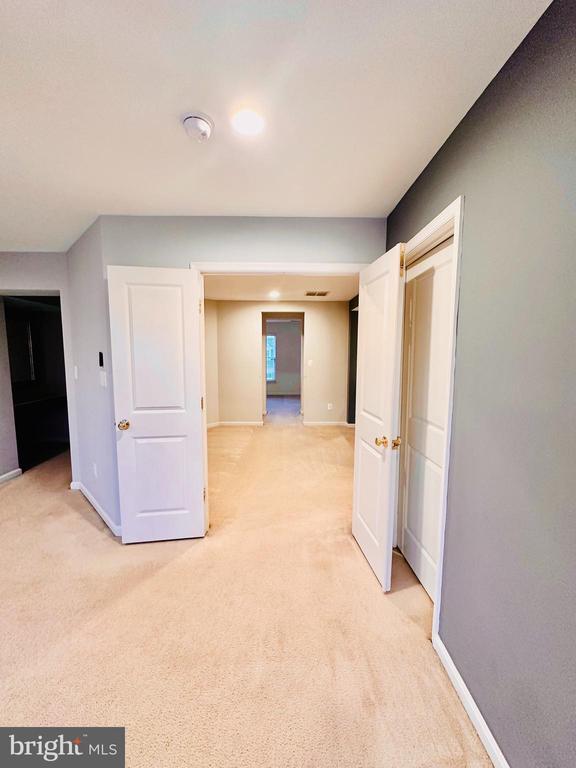 Building Photo - 9032 Ribbon Falls Loop