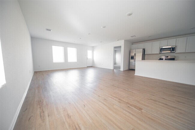 Building Photo - 9530 Brookside Point Dr