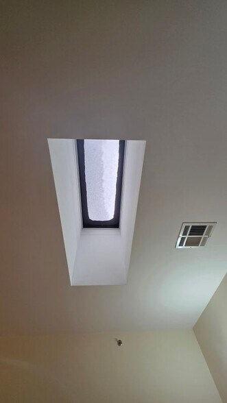 Building Photo - 1637 Sheepshead Bay Rd