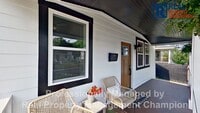Building Photo - Freshly Renovated Minutes to downtown Wilmington dining, with off-street parking