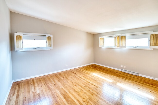 Building Photo - 3131 Hill Ln