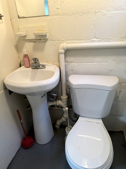 Primary Photo - 2610 16th St N