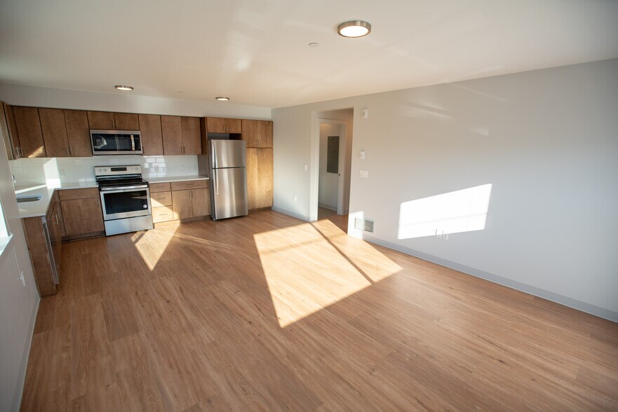 Building Photo - 303 Edmonds St