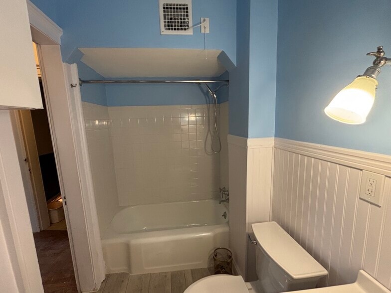 Building Photo - 85 S Hamilton St