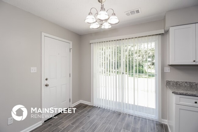 Building Photo - 2704 Aruba Dr