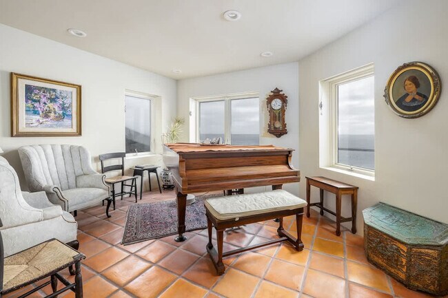 Building Photo - 1941 S Pacific St