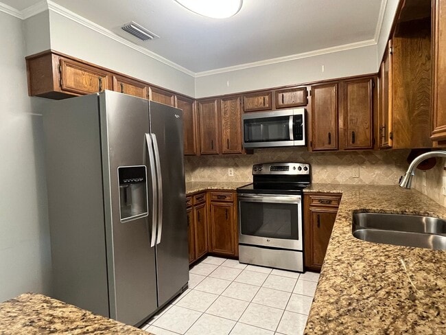 Building Photo - 617 Turtle Creek Dr