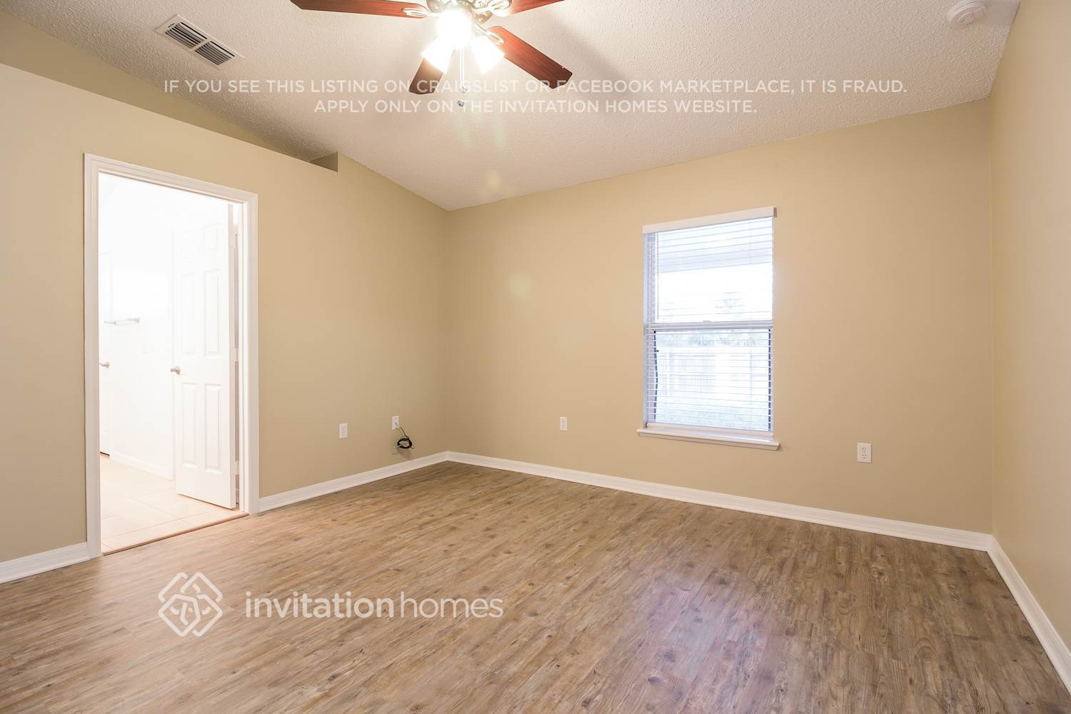 Building Photo - 1924 Corner Glen Dr