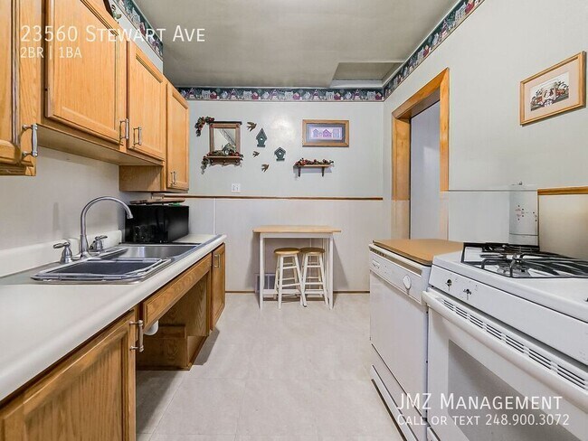 Building Photo - 23560 Stewart Ave