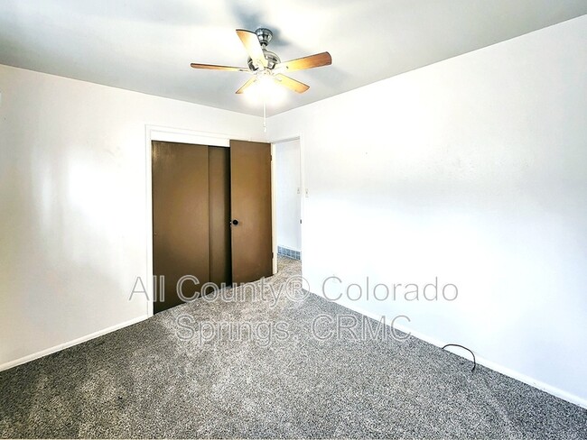 Building Photo - 212 N Logan Ave