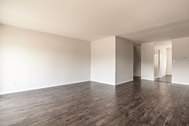 Building Photo - 84 Stillmeadow Cir