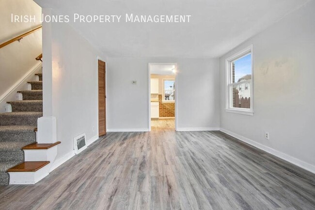 Building Photo - 15 Arbour Ln