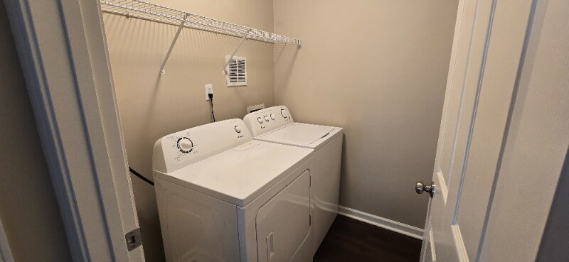 Building Photo - 547 Farmborough Ct