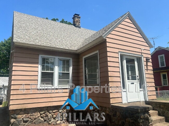 Building Photo - 106 Belden St