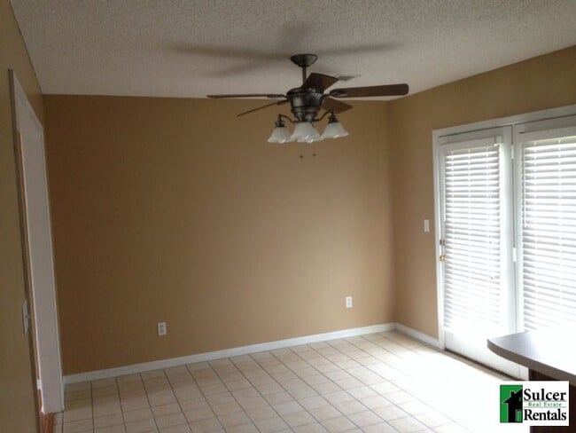 Building Photo - Spacious 3 Bedroom Next to NEA Baptist Hos...
