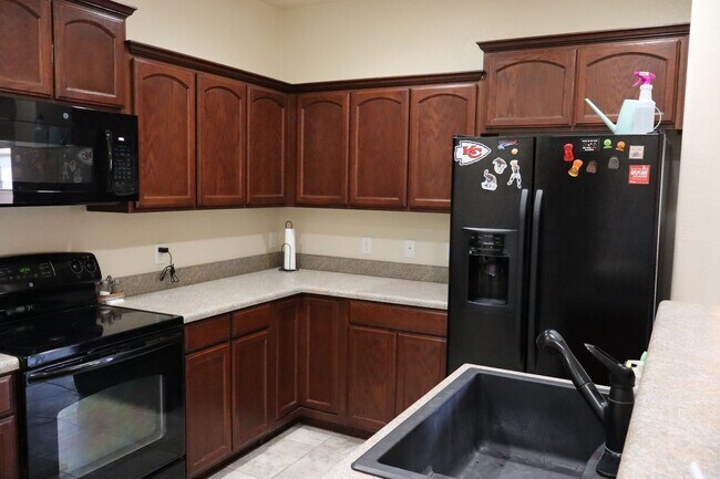 Building Photo - 5483 Waco Dr