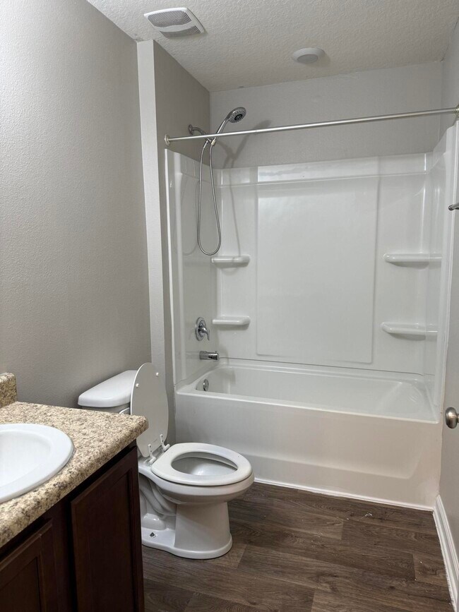 Building Photo - 1004 Limpkin St