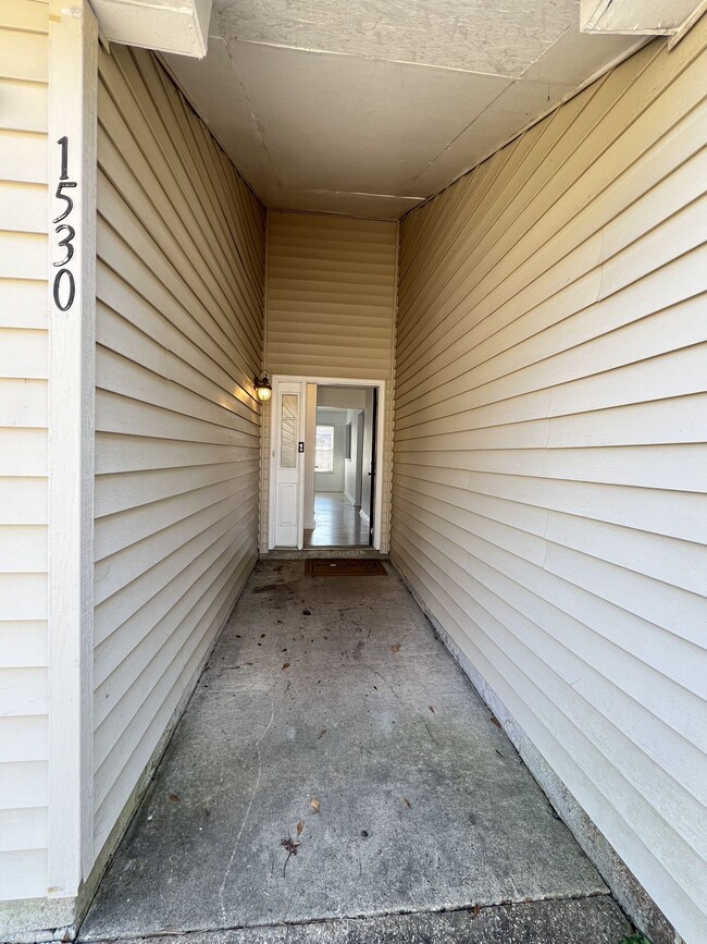 Building Photo - 1530 Hummingbird Ln