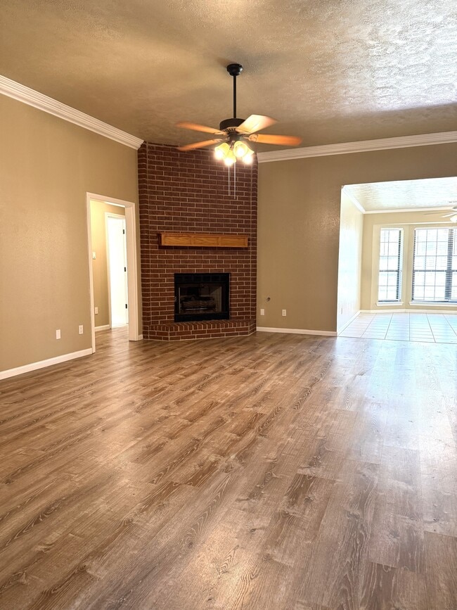 Building Photo - 1505 Richland Ct N