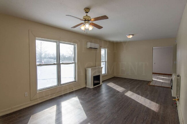 Building Photo - Charming 2-Bedroom 1-Bath + Bonus Room Farmhouse