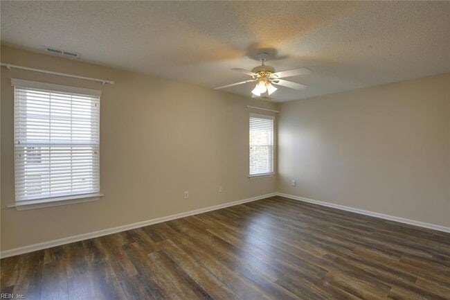 Building Photo - 708 Fallcreek Run