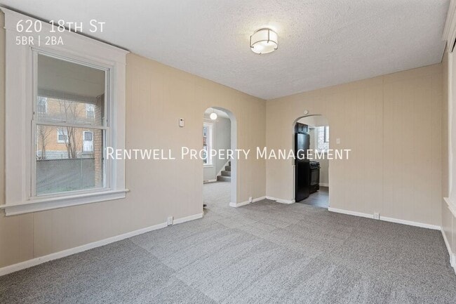 Building Photo - 620 18th St