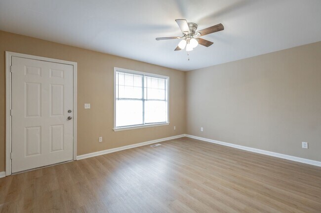 Building Photo - 11209 Dayton Pike