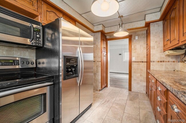 Building Photo - 2716 Van Alstyne St