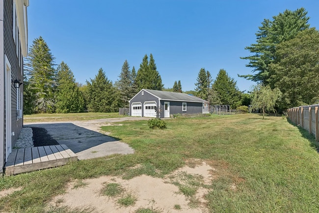 Building Photo - Modern Comfort Meets Country Charm in Cumberland