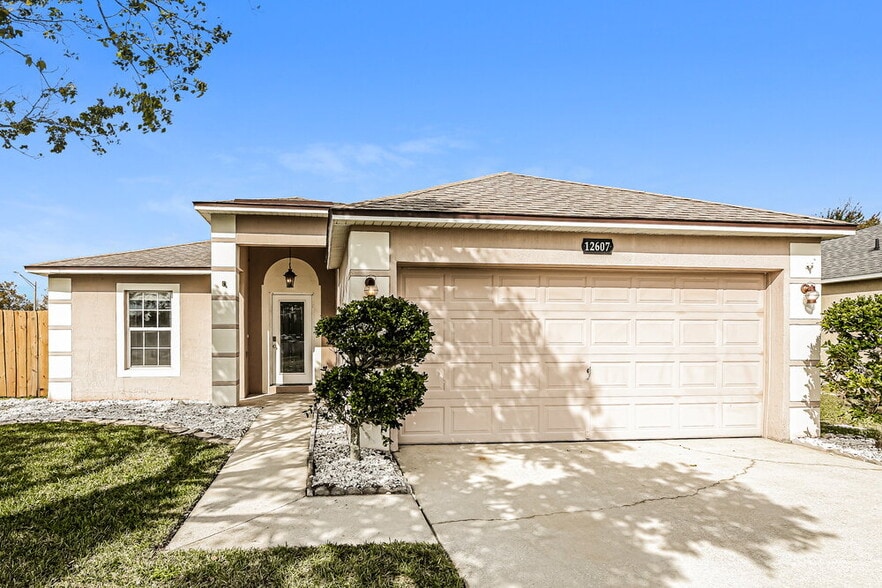 Primary Photo - 12607 Reeding Ridge Dr N