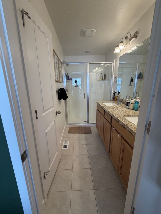 Building Photo - 3 bedroom, 2 bathroom South Jordan Home