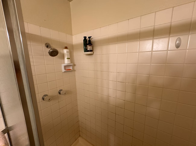 Building Photo - 8364 Summerdale Rd