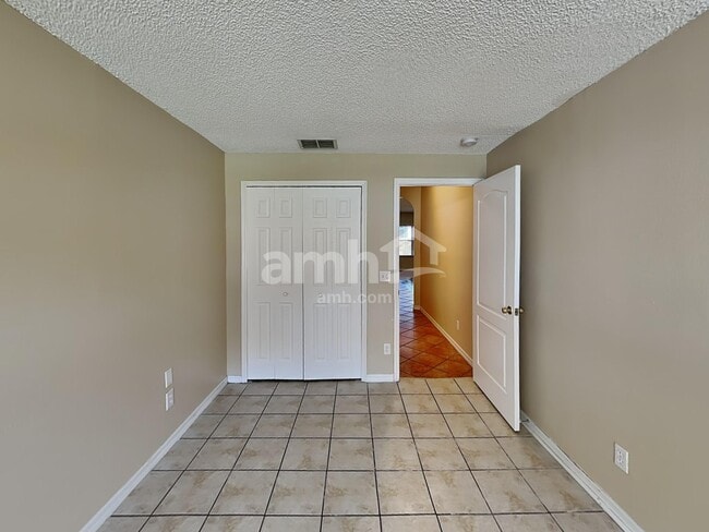 Building Photo - 633 Prince Ln