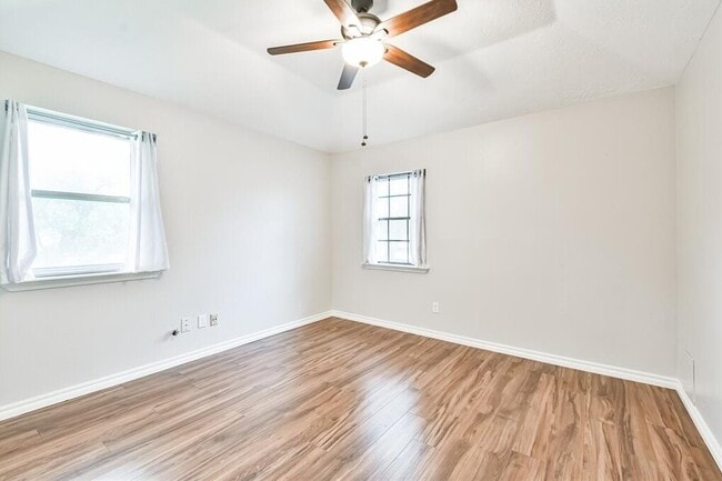 Building Photo - 10327 Brickyard Ct