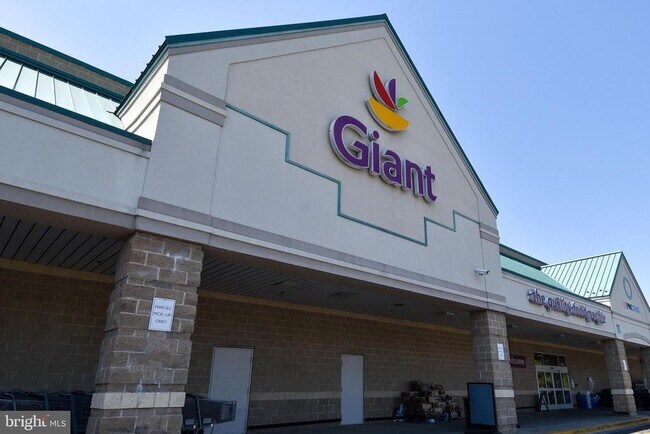 Building Photo - 11361 King George Dr