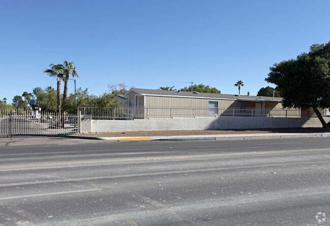 Building Photo - Parklane Mobile Estates