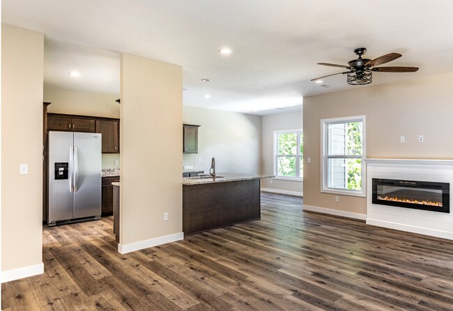 Building Photo - Your Luxury Cottage Awaits!