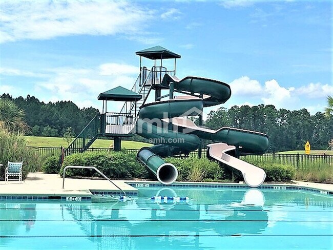 Building Photo - 12 Cherry St