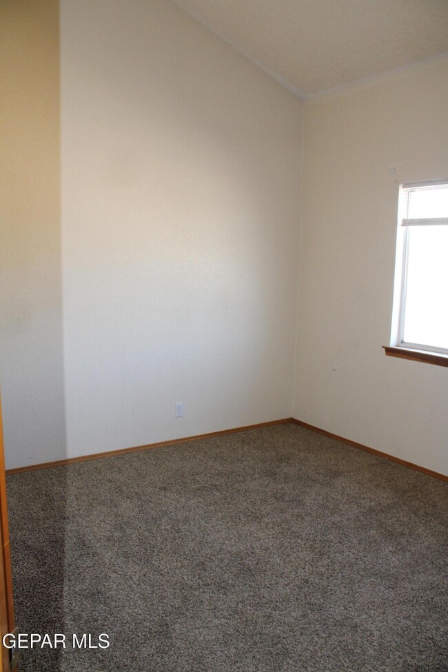 Building Photo - 704 Springfire Dr