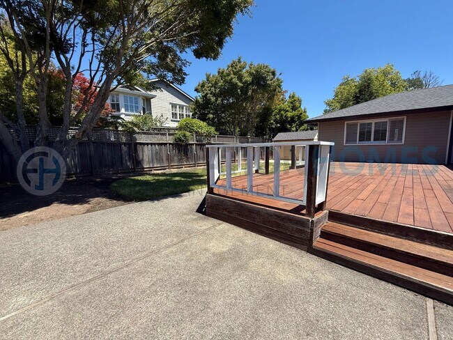 Building Photo - Spacious 5BR Novato Home at End of Private Drive!  A/C!  Solar!  FOUNDATION